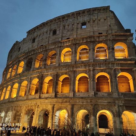 Luminoso Appartamento In Centro Storico Řím Exteriér fotografie
