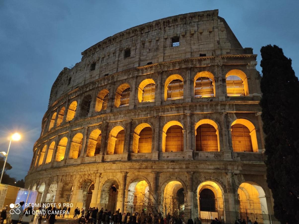 Luminoso Appartamento In Centro Storico Řím Exteriér fotografie